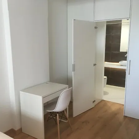 Bedrooms In Modern Guest house Almada
